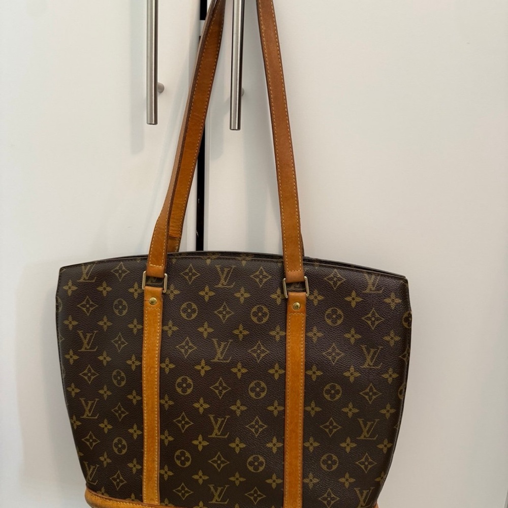 Authentic Louis Vuitton Monogram Shoulder Bag